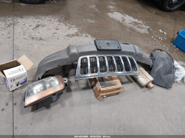 2000 Jeep Grand Cherokee Laredo მანქანა იყიდება აუქციონზე, vin: 1J4GW48NXYC222537, აუქციონის ნომერი: 46229598
