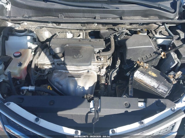 Toyota RAV4 LE 2015 JTMZFREVXFJ058201 Image 10