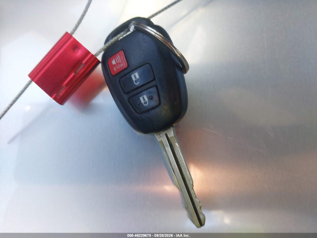 Toyota RAV4 LE 2015 JTMZFREVXFJ058201 Image 11