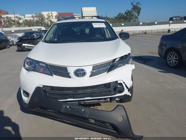 Toyota RAV4 LE 2015 JTMZFREVXFJ058201 Image 12