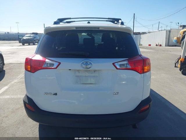 Toyota RAV4 LE 2015 JTMZFREVXFJ058201 Image 16