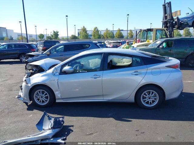 Toyota Prius Four 2016 JTDKARFU5G3514231 Image 14