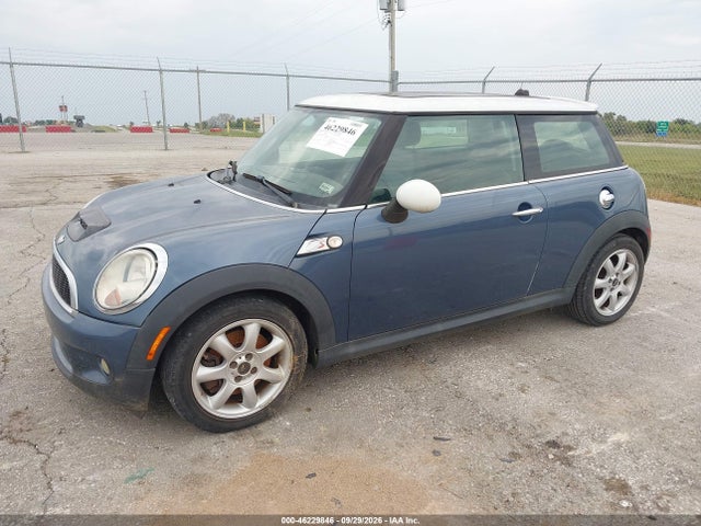 2010 Mini Cooper S მანქანა იყიდება აუქციონზე, vin: WMWMF7C54ATX43452, აუქციონის ნომერი: 46229846