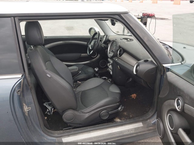 2010 Mini Cooper S მანქანა იყიდება აუქციონზე, vin: WMWMF7C54ATX43452, აუქციონის ნომერი: 46229846