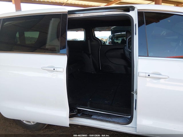 Chrysler Pacifica Select 2025 2C4RC1BG6SR615837 Image 8