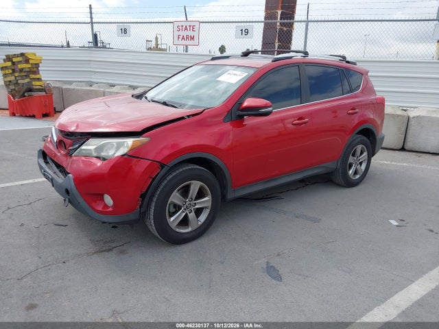 Toyota Rav4 Xle 2015 JTMWFREV7FD051921 Image 2