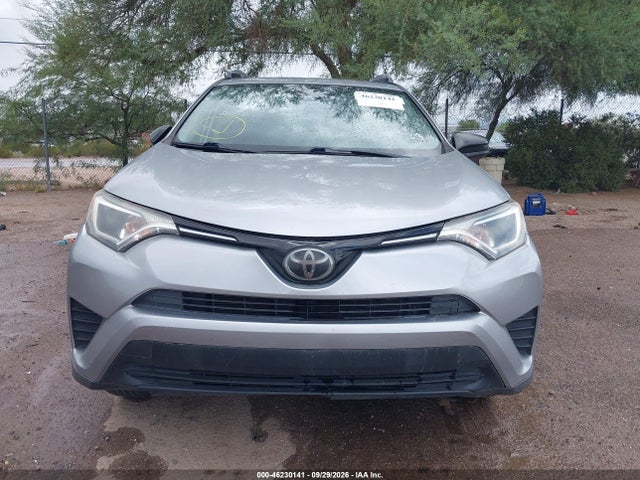 JTMZFREV5JJ171563 Toyota RAV4 LE