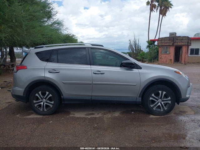 JTMZFREV5JJ171563 Toyota RAV4 LE