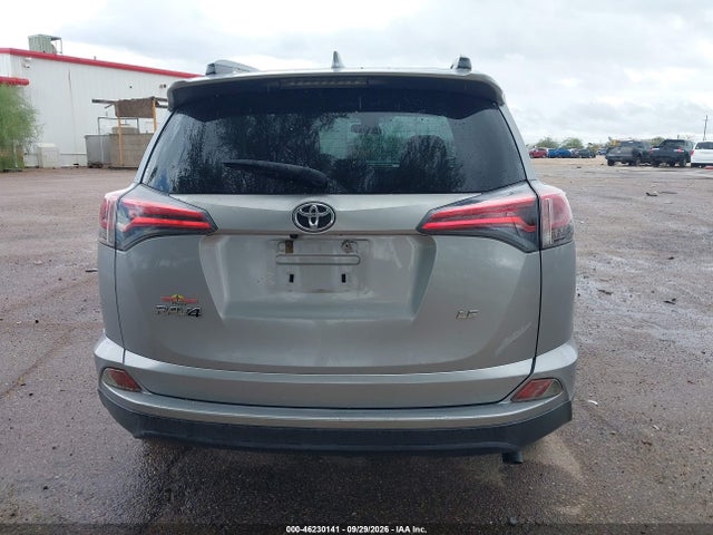 JTMZFREV5JJ171563 Toyota RAV4 LE