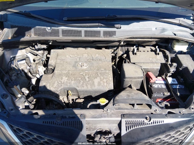 5TDXK3DC7FS660475 Toyota Sienna Se 8 Passenger