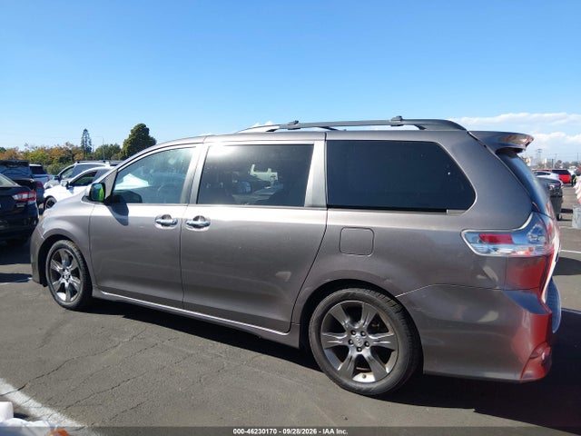5TDXK3DC7FS660475 Toyota Sienna Se 8 Passenger