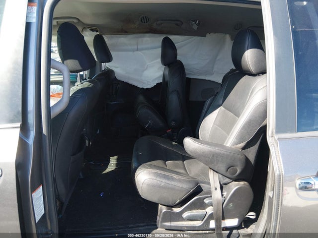 5TDXK3DC7FS660475 Toyota Sienna Se 8 Passenger