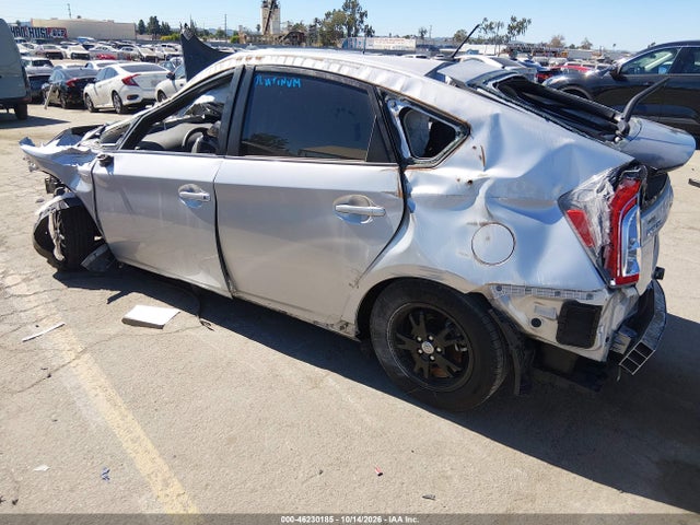 Toyota Prius Four 2015 JTDKN3DU7F0464484 Image 3