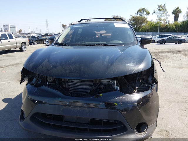 46230232 :رقم المزاد ، JN1BJ1CPXJW182912 vin ، 2018 Nissan Rogue Sport Sv مزاد بيع