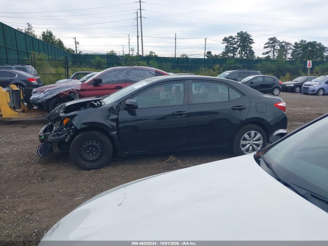 46230234 :رقم المزاد ، 5YFBURHE3FP303709 vin ، 2015 Toyota Corolla Le مزاد بيع