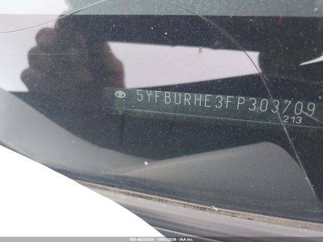 46230234 :رقم المزاد ، 5YFBURHE3FP303709 vin ، 2015 Toyota Corolla Le مزاد بيع