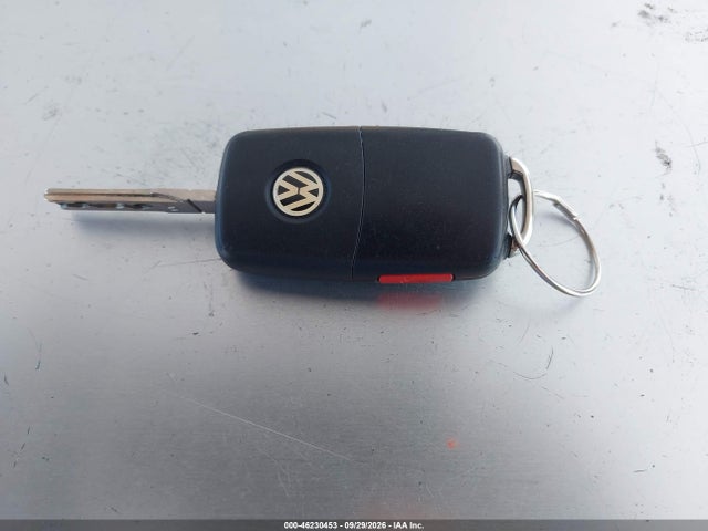 1VWAT7A30FC061074 Volkswagen Passat 1.8t Wolfsburg Edition
