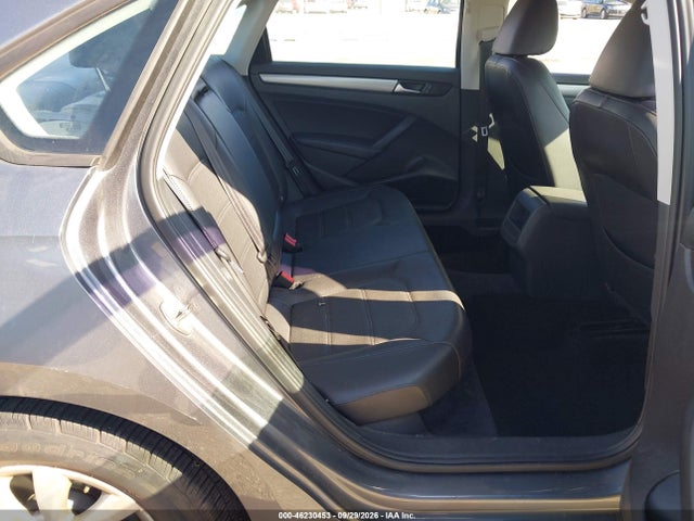 1VWAT7A30FC061074 Volkswagen Passat 1.8t Wolfsburg Edition