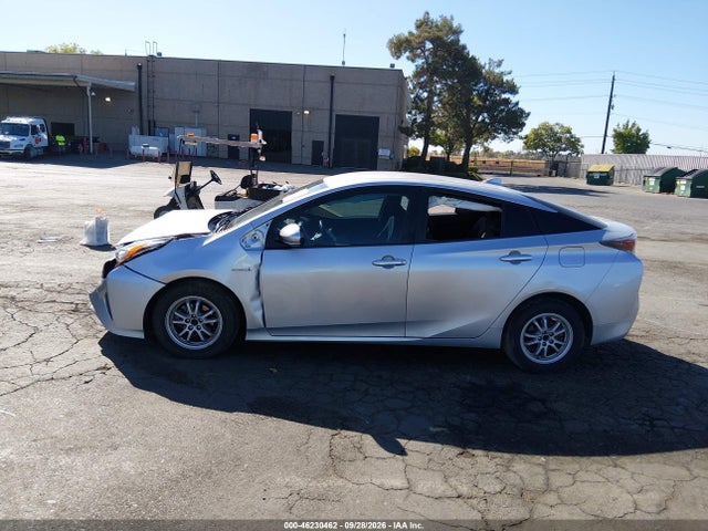 2016 Toyota Prius Two Eco მანქანა იყიდება აუქციონზე, vin: JTDKARFUXG3028675, აუქციონის ნომერი: 46230462