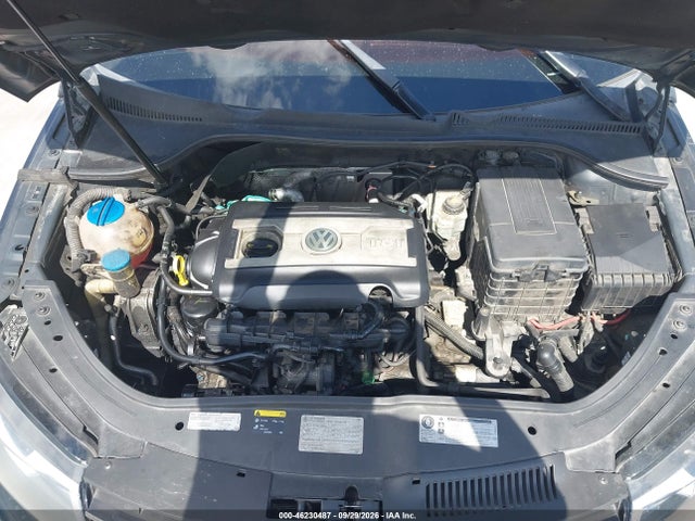 2014 Volkswagen Eos Komfort მანქანა იყიდება აუქციონზე, vin: WVWBW8AH1EV000741, აუქციონის ნომერი: 46230487