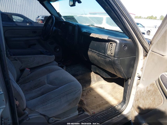 46230493 :رقم المزاد ، 1GNEC13V74J328324 vin ، 2004 Chevrolet Tahoe Ls مزاد بيع