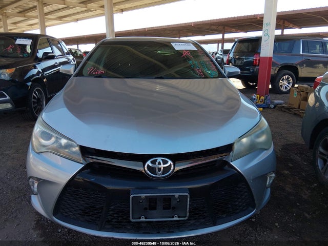 46230548 :رقم المزاد ، 4T1BF1FK1FU042535 vin ، 2015 Toyota Camry Se مزاد بيع