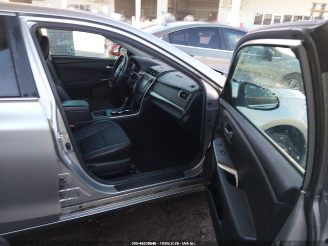 46230548 :رقم المزاد ، 4T1BF1FK1FU042535 vin ، 2015 Toyota Camry Se مزاد بيع