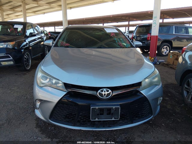 46230548 :رقم المزاد ، 4T1BF1FK1FU042535 vin ، 2015 Toyota Camry Se مزاد بيع