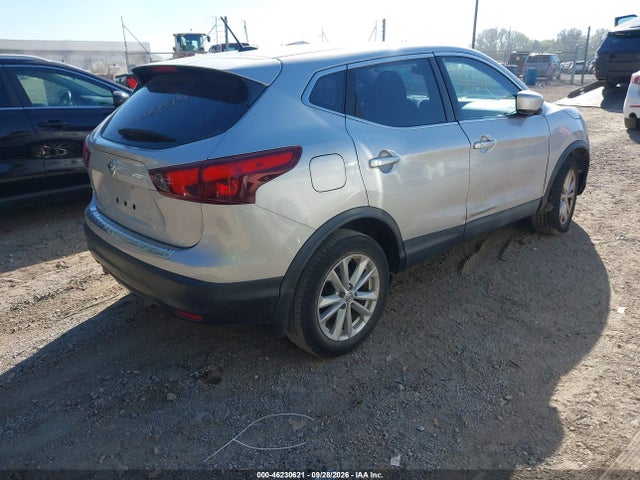 46230621 :رقم المزاد ، JN1BJ1CP7JW101297 vin ، 2018 Nissan Rogue Sport S مزاد بيع