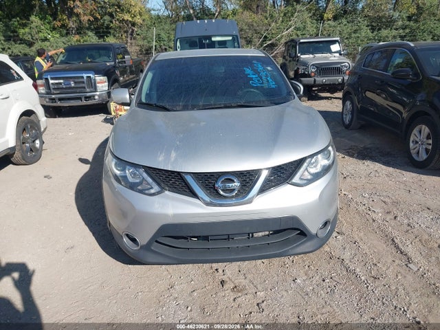 46230621 :رقم المزاد ، JN1BJ1CP7JW101297 vin ، 2018 Nissan Rogue Sport S مزاد بيع
