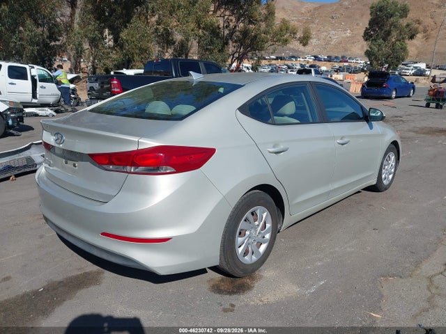 Hyundai ELANTRA SE 2017 5NPD74LF9HH085892 Image 4