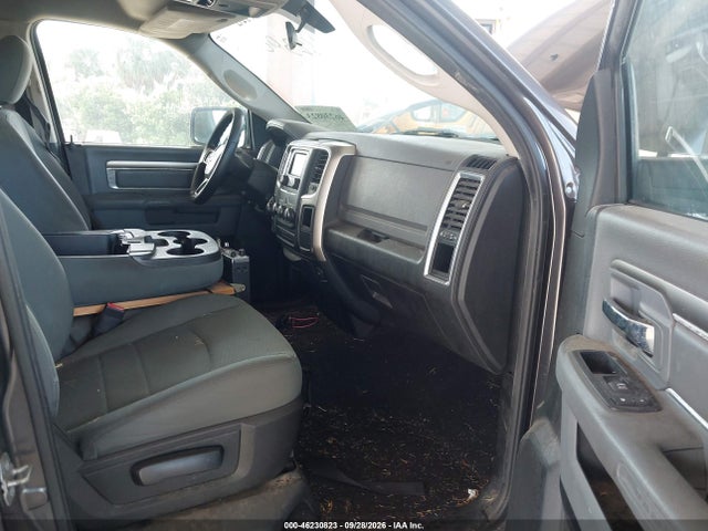 46230823 :رقم المزاد ، 1C6RR7GG0HS583234 vin ، 2017 Ram 1500 Slt  4x4 6'4 Box مزاد بيع