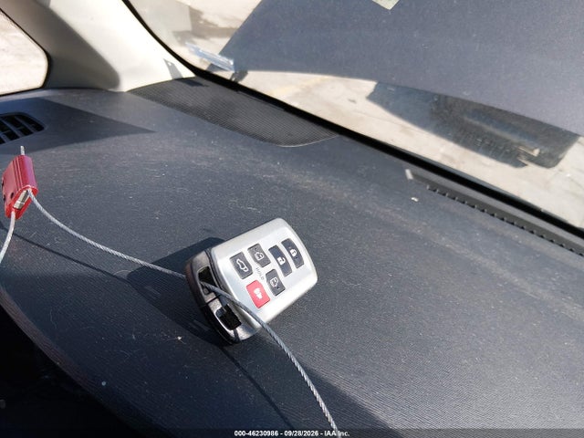 2013 Toyota Sienna Xle 7 Passenger მანქანა იყიდება აუქციონზე, vin: 5TDDK3DC1DS053553, აუქციონის ნომერი: 46230986