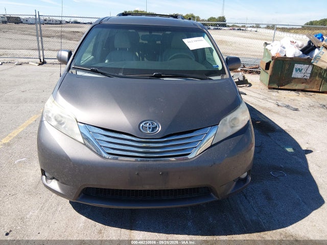 2013 Toyota Sienna Xle 7 Passenger მანქანა იყიდება აუქციონზე, vin: 5TDDK3DC1DS053553, აუქციონის ნომერი: 46230986