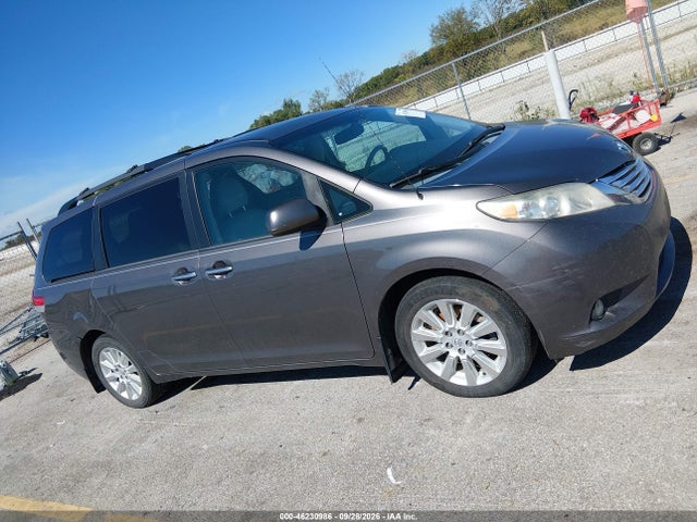 2013 Toyota Sienna Xle 7 Passenger მანქანა იყიდება აუქციონზე, vin: 5TDDK3DC1DS053553, აუქციონის ნომერი: 46230986