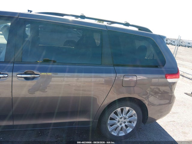 2013 Toyota Sienna Xle 7 Passenger მანქანა იყიდება აუქციონზე, vin: 5TDDK3DC1DS053553, აუქციონის ნომერი: 46230986