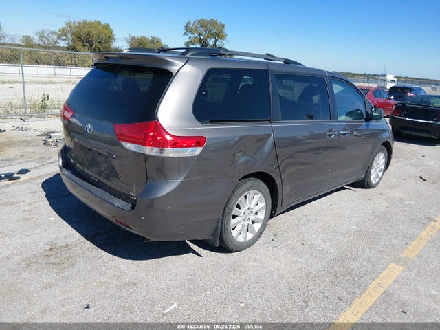 2013 Toyota Sienna Xle 7 Passenger მანქანა იყიდება აუქციონზე, vin: 5TDDK3DC1DS053553, აუქციონის ნომერი: 46230986