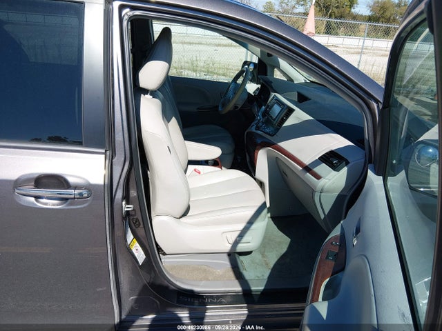 2013 Toyota Sienna Xle 7 Passenger მანქანა იყიდება აუქციონზე, vin: 5TDDK3DC1DS053553, აუქციონის ნომერი: 46230986