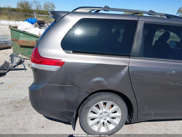 2013 Toyota Sienna Xle 7 Passenger მანქანა იყიდება აუქციონზე, vin: 5TDDK3DC1DS053553, აუქციონის ნომერი: 46230986