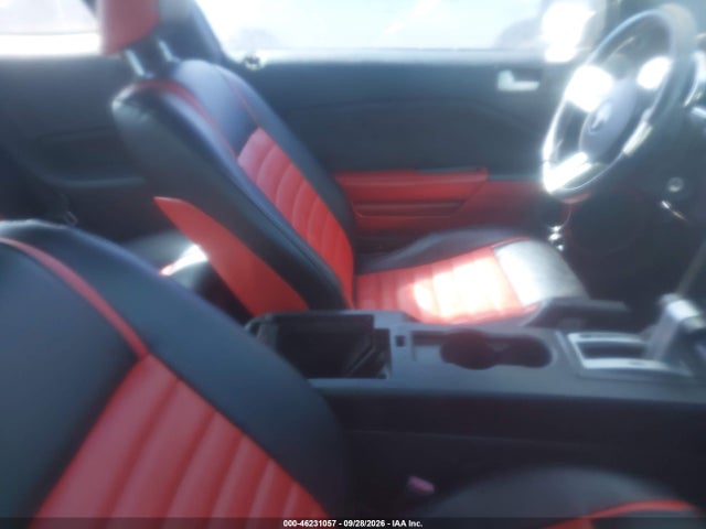 2005 Ford Mustang V6 Deluxe/v6 Premium მანქანა იყიდება აუქციონზე, vin: 1ZVHT80N955150880, აუქციონის ნომერი: 46231057