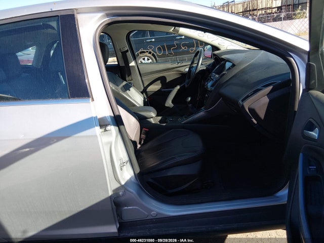 2013 Ford Focus Titanium მანქანა იყიდება აუქციონზე, vin: 1FADP3N26DL114975, აუქციონის ნომერი: 46231080