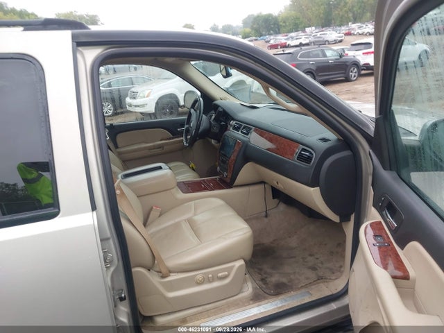 2007 Chevrolet Suburban 1500 Ltz მანქანა იყიდება აუქციონზე, vin: 1GNFK16337J253479, აუქციონის ნომერი: 46231091