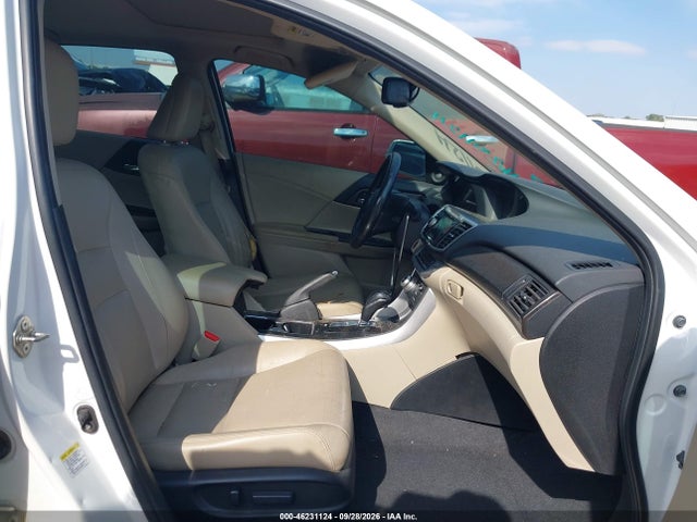 46231124 :رقم المزاد ، 1HGCR6F71FA009627 vin ، 2015 Honda Accord Hybrid Touring مزاد بيع