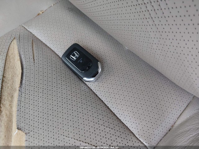 46231139 :رقم المزاد ، 1HGCR2F82FA009119 vin ، 2015 Honda Accord Ex-l مزاد بيع