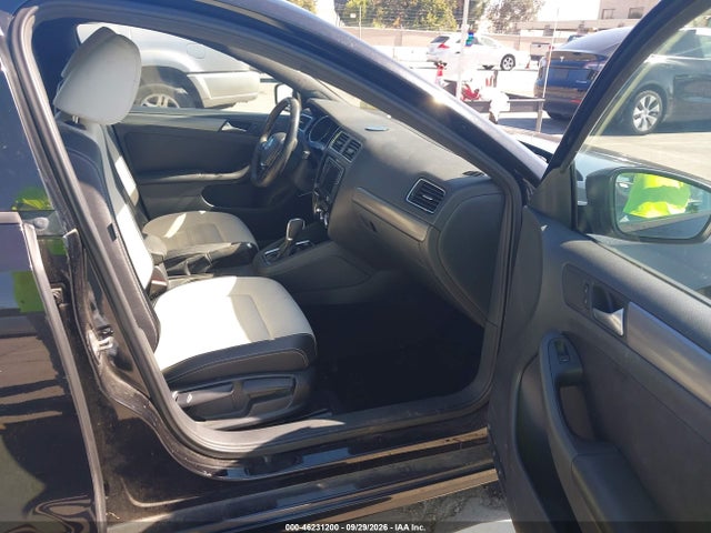 46231200 :رقم المزاد ، 3VWD17AJ1GM337697 vin ، 2016 Volkswagen Jetta 1.8t Sport مزاد بيع