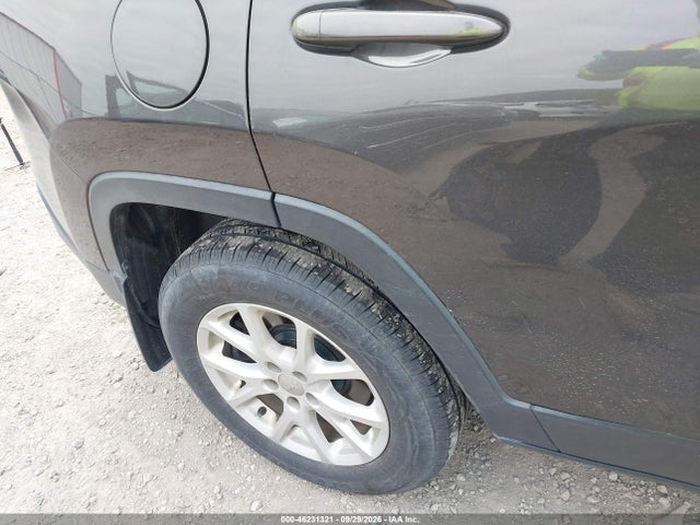46231321 :رقم المزاد ، 1C4PJMCB8FW789813 vin ، 2015 Jeep Cherokee Latitude مزاد بيع