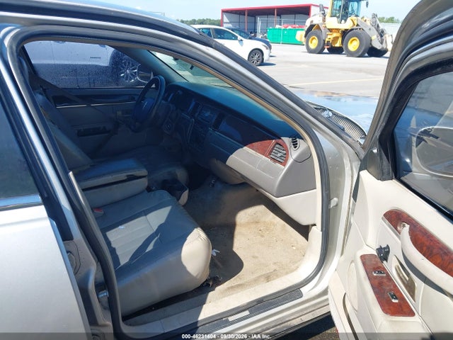 Продажа на аукционе авто 2007 Lincoln Town Car Signature, vin: 1LNHM81V97Y613015, номер лота: 46231404