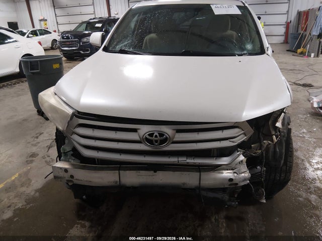 46231497 :رقم المزاد ، 5TDZK3EHXBS028616 vin ، 2011 Toyota Highlander Base V6 مزاد بيع