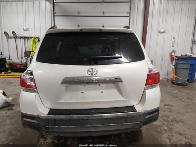 46231497 :رقم المزاد ، 5TDZK3EHXBS028616 vin ، 2011 Toyota Highlander Base V6 مزاد بيع