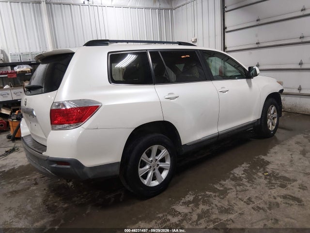 46231497 :رقم المزاد ، 5TDZK3EHXBS028616 vin ، 2011 Toyota Highlander Base V6 مزاد بيع